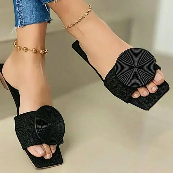 Spiralé Chic Flat Sandals