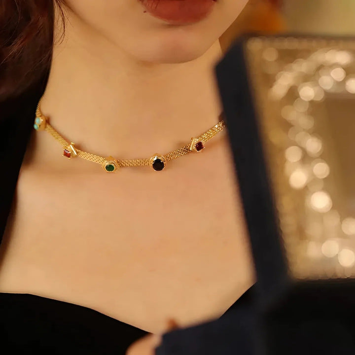 Élégance Choker Necklace