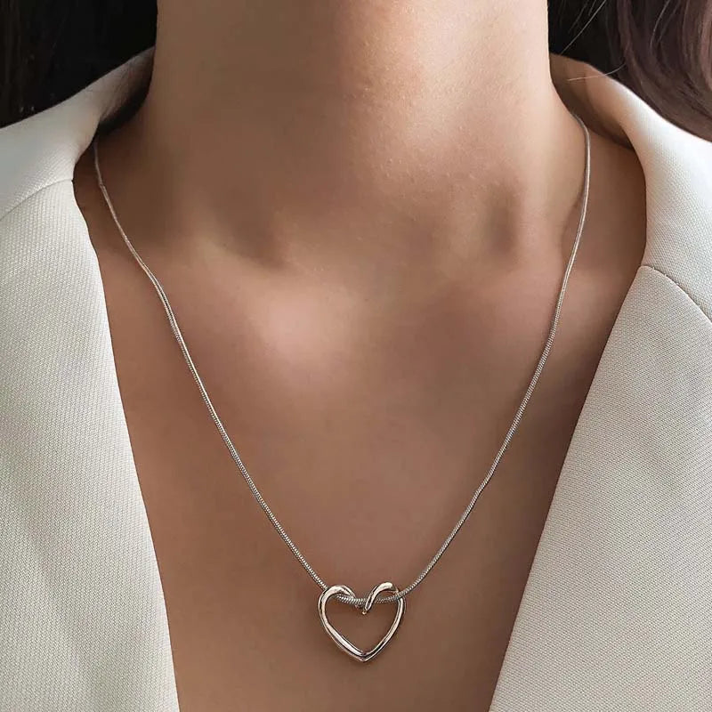 Whispers of Love 💝 Women's Heart Necklace - District Sunday