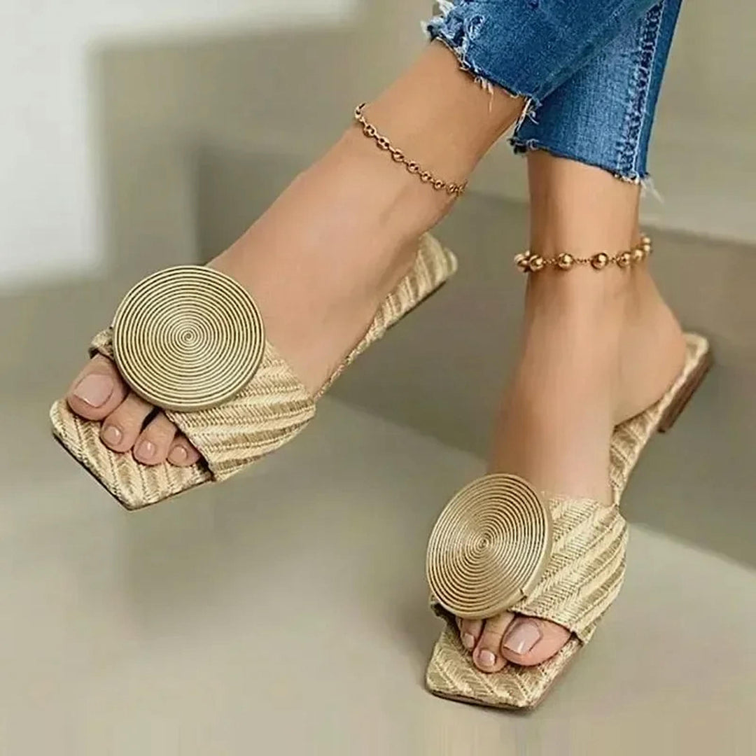 Spiralé Chic Flat Sandals