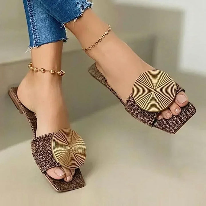 Spiralé Chic Flat Sandals